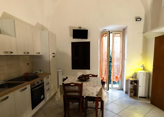Monolocale Finemente Ristrutturato Ostuni